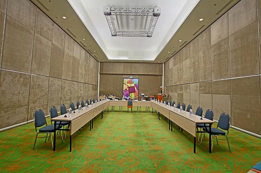 Harris Hotel And Conventions Kelapa Gading Jakarta Exteriör bild