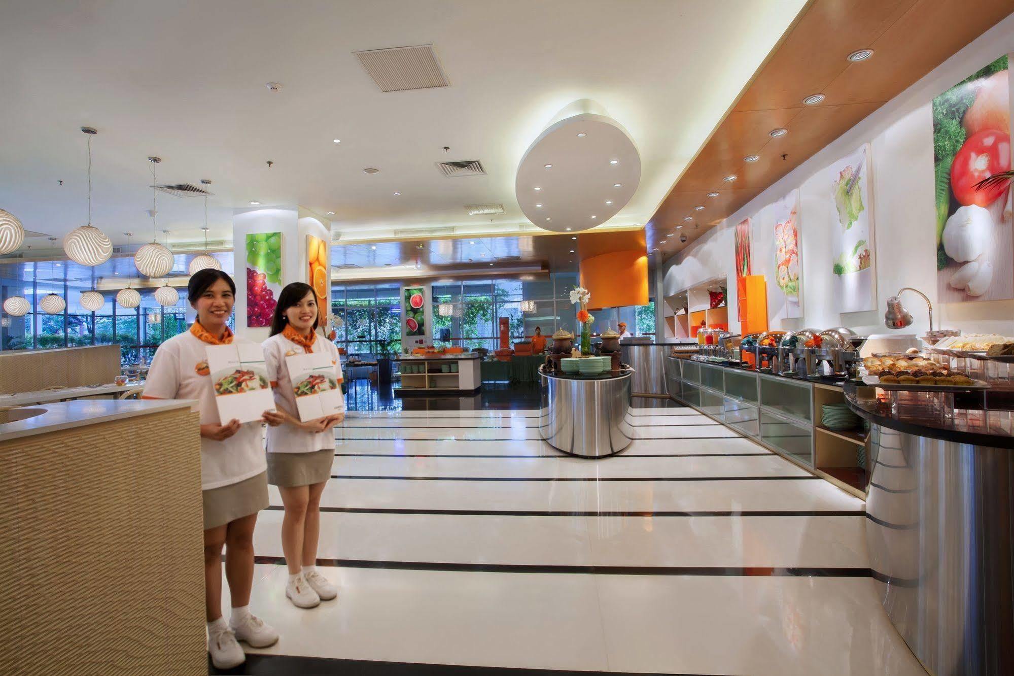 Harris Hotel And Conventions Kelapa Gading Jakarta Exteriör bild