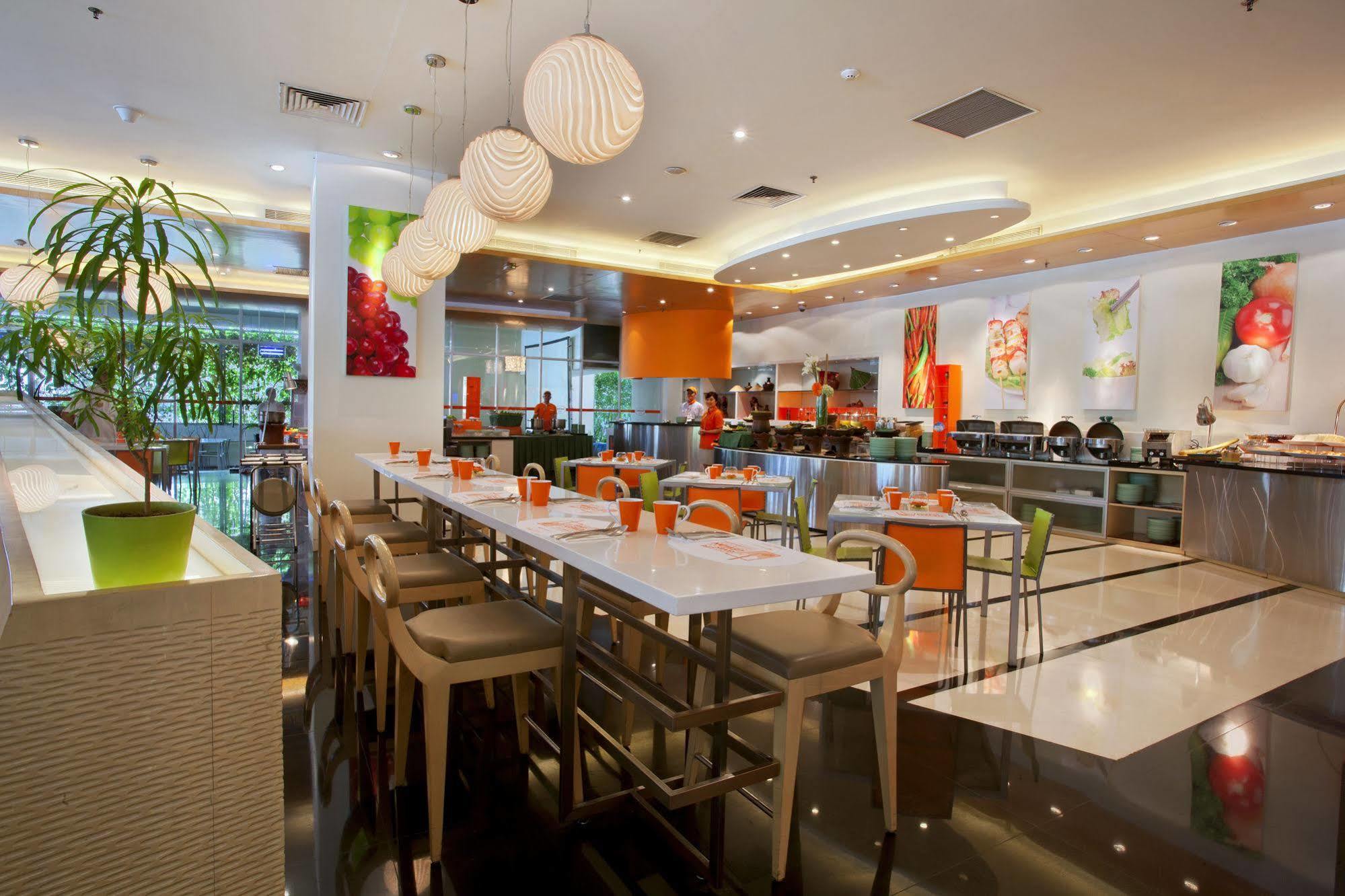 Harris Hotel And Conventions Kelapa Gading Jakarta Exteriör bild
